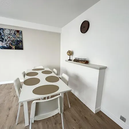 Tirou 3 Centre - Gare - Aeroport Appartement