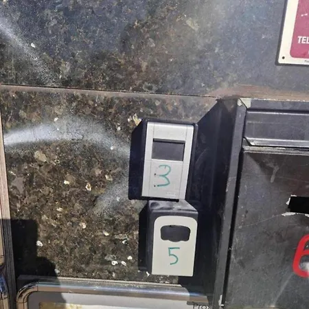 Tirou 3 Centre - Gare - Aeroport * Charleroi